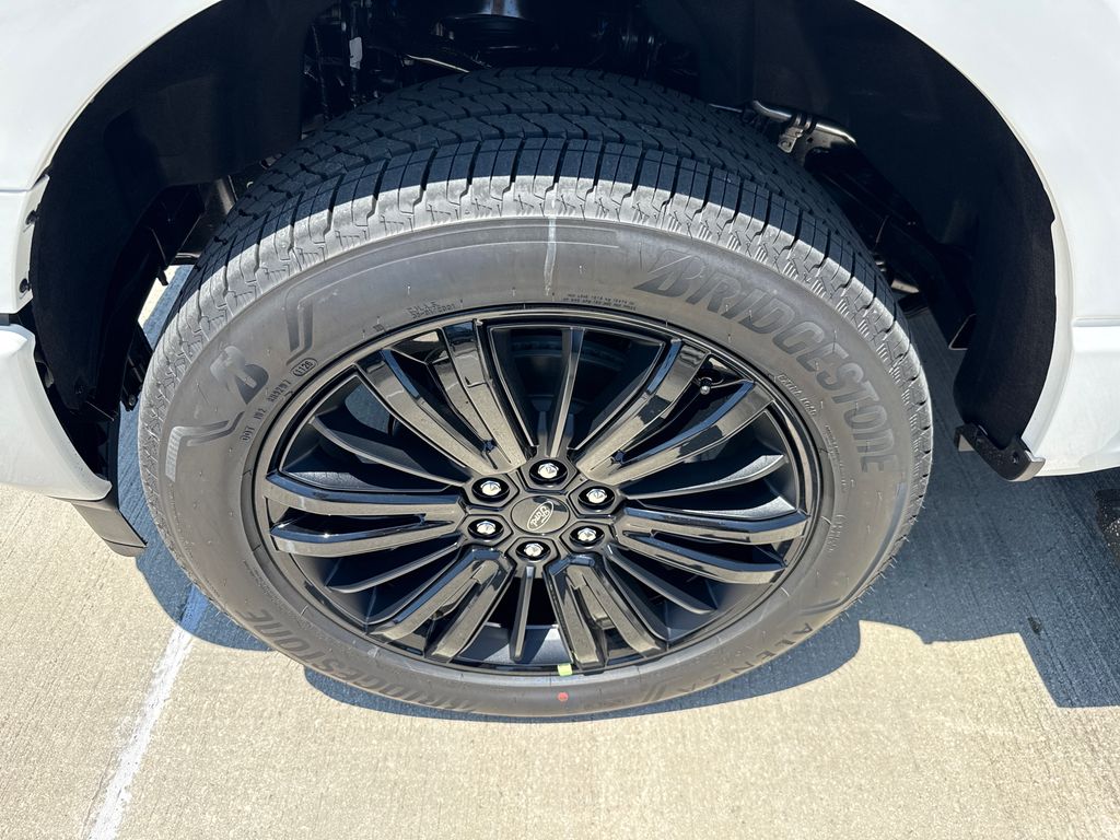 New 2026 White Ford Platinum image 12