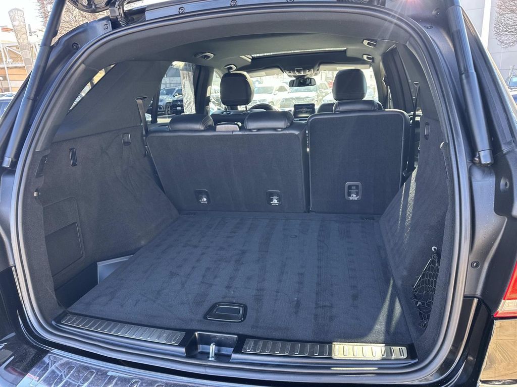 Thumbnail: 2017 Mercedes-Benz GLE - 24