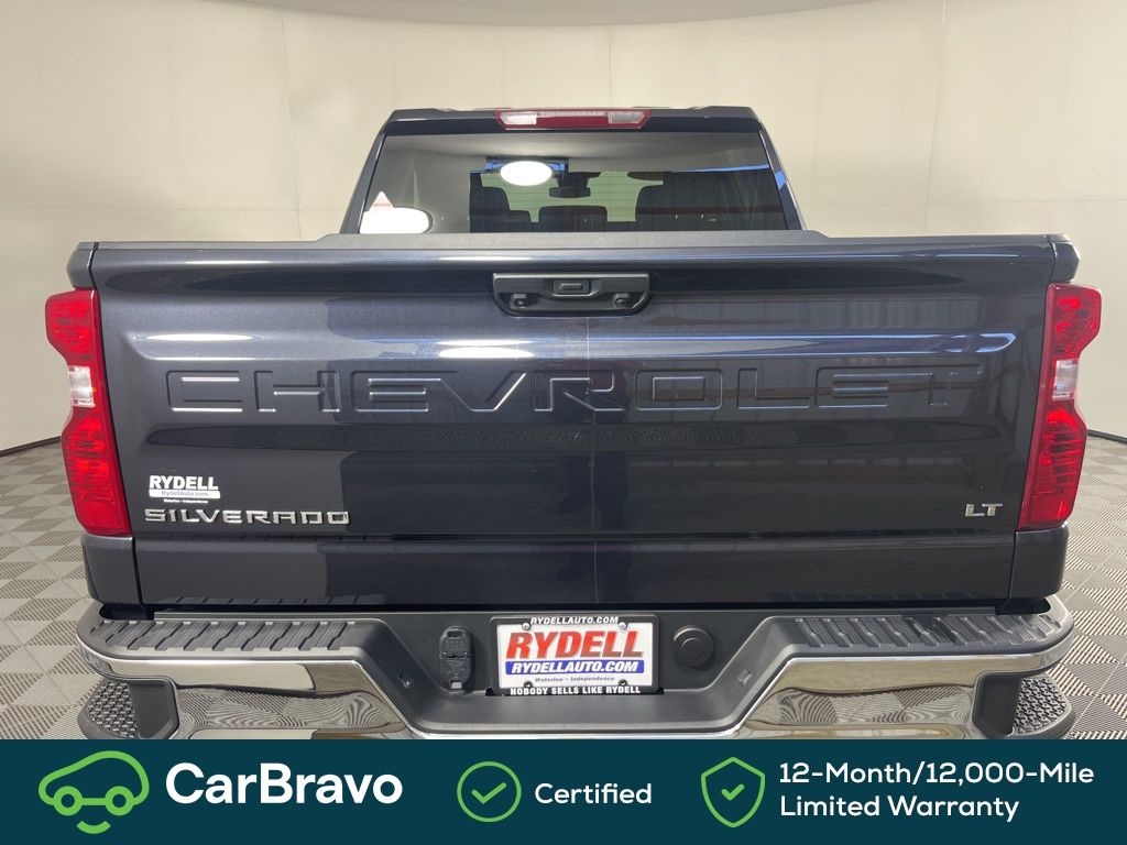 View vehicle photo 5