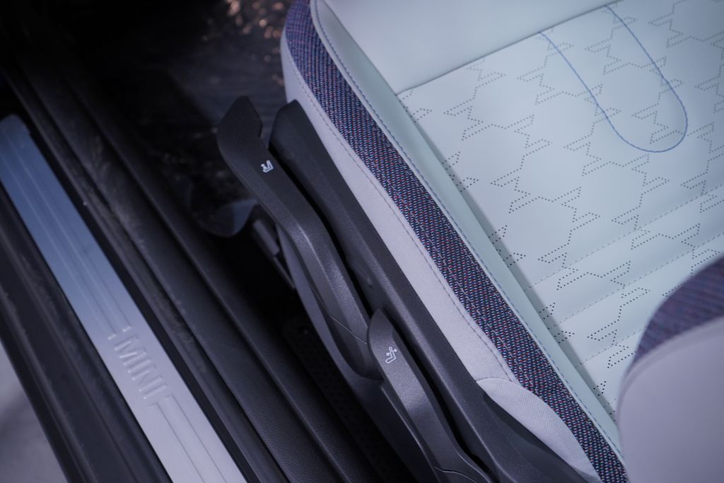 Thumbnail: 2026 MINI Cooper - 14