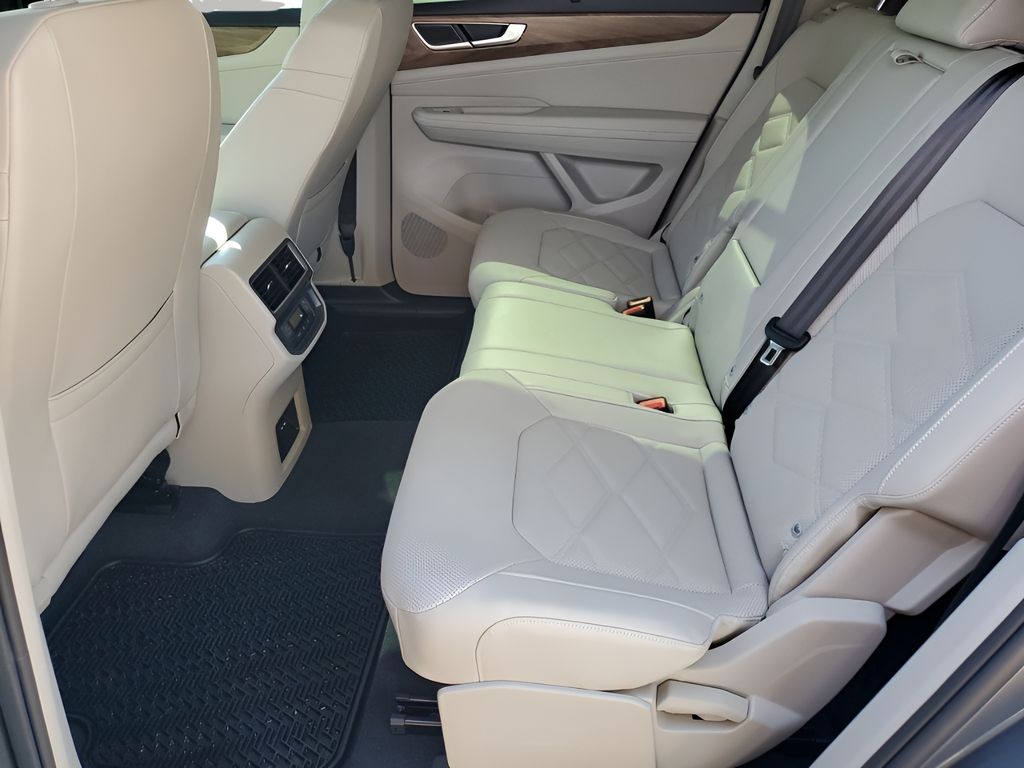 Used Car 2024 Volkswagen Atlas  2.0t Se W/technology For Sale Under $35,000 In Austin, Texas