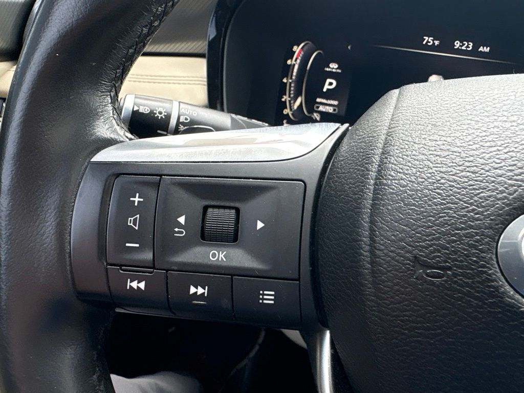 Used 2023 Gray INFINITI LUXE image 23