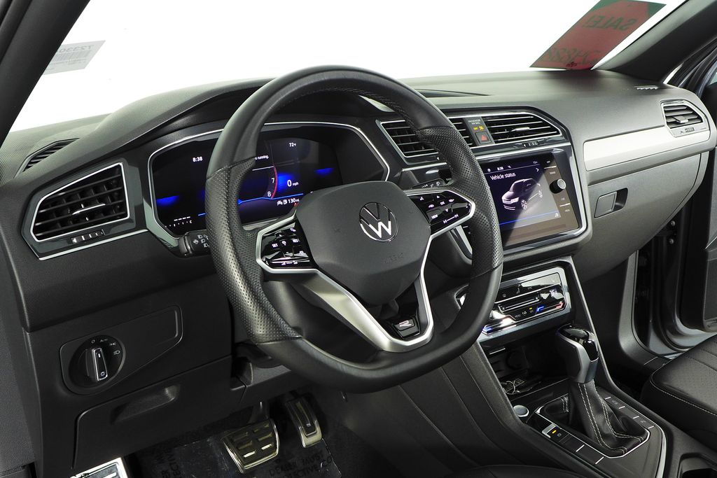Thumbnail: 2024 Volkswagen Tiguan - 30