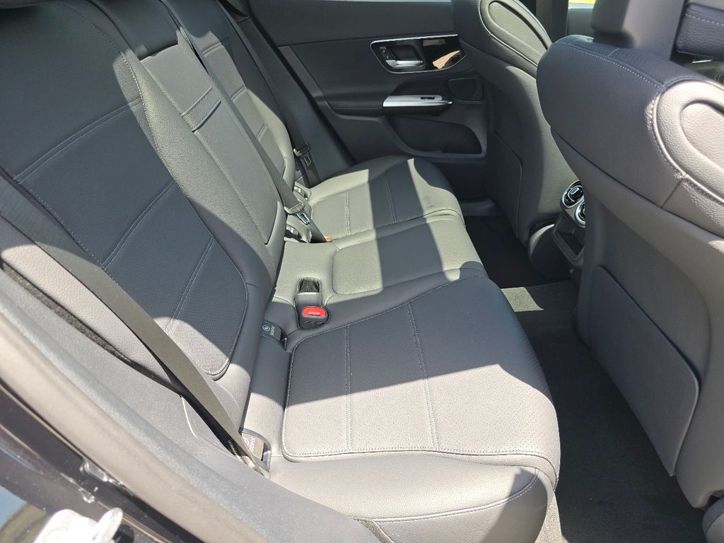 New 2026 Black Mercedes-Benz GLC 300 image 21