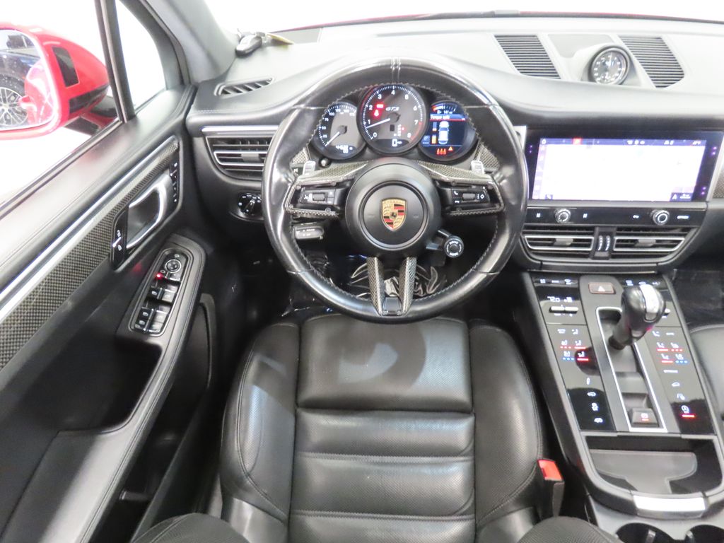 Thumbnail: 2022 Porsche Macan - 16