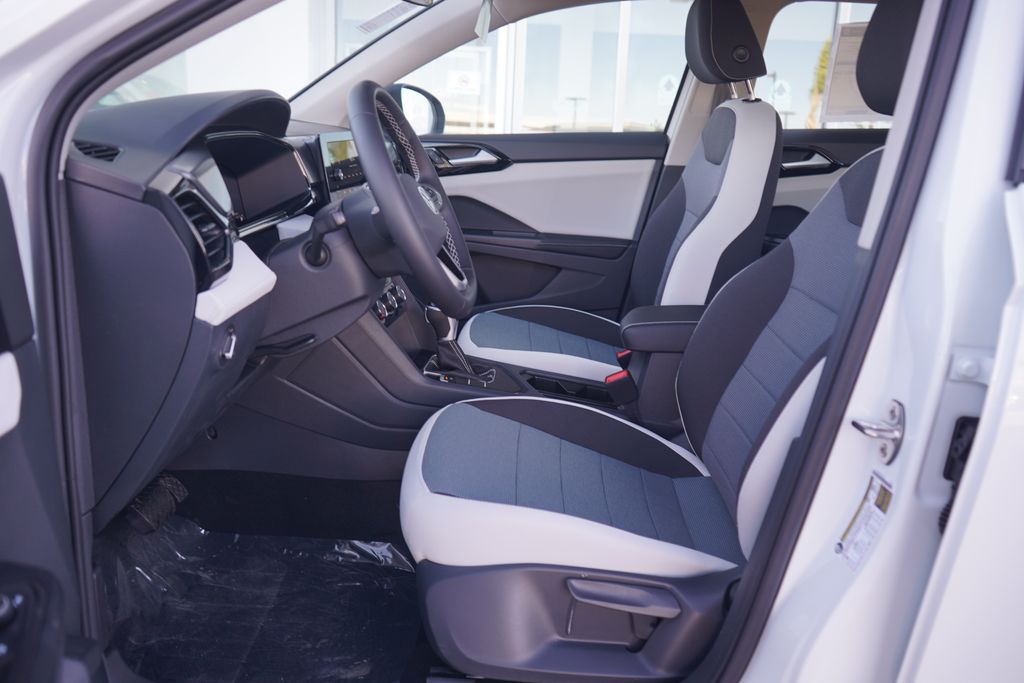 Thumbnail: 2026 Volkswagen Taos - 6