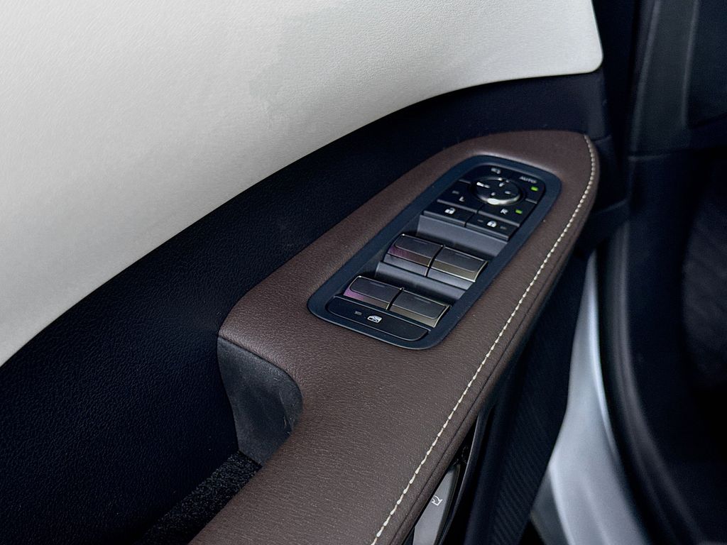 2025 Lexus RX  20