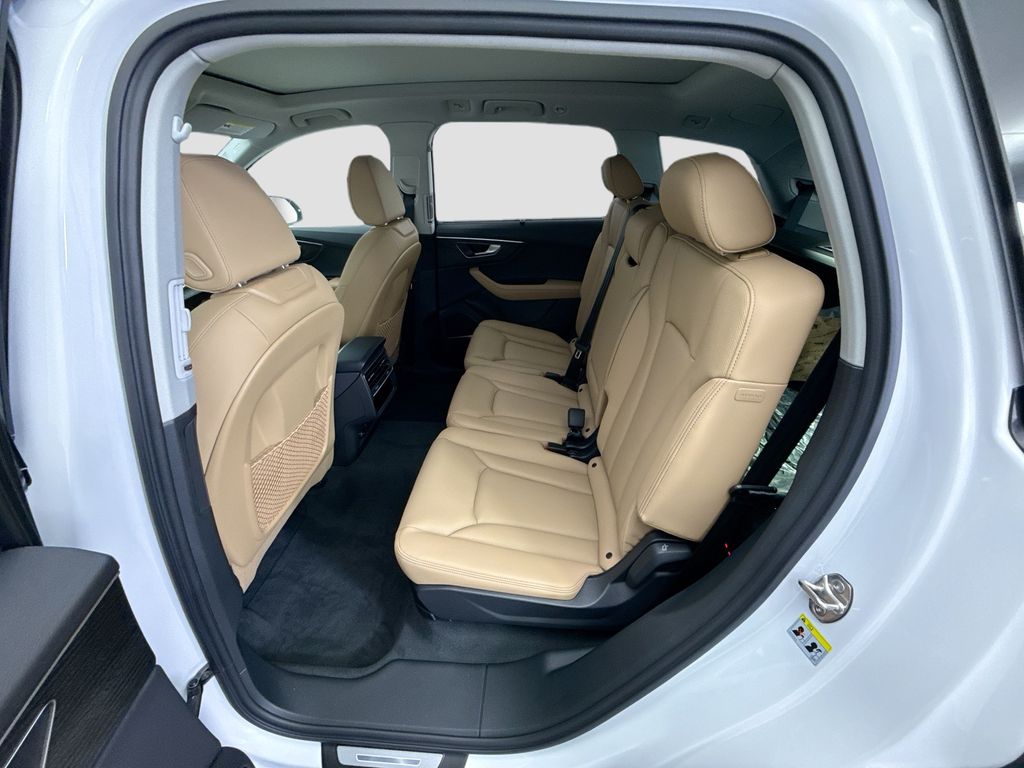 Thumbnail: 2026 Audi Q7 - 20