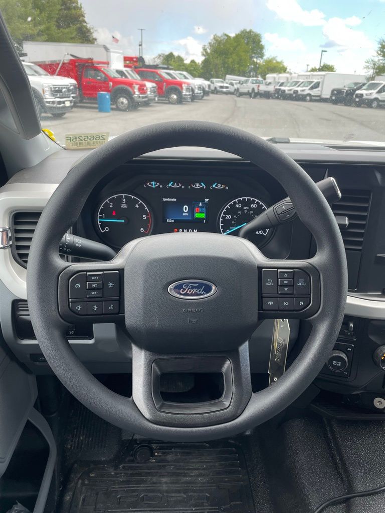 2025 Ford F-350 Chassis XL
