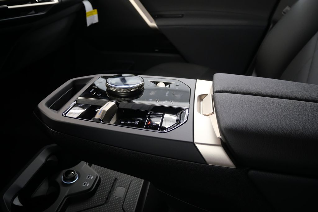 2025 BMW iX xDrive50 25