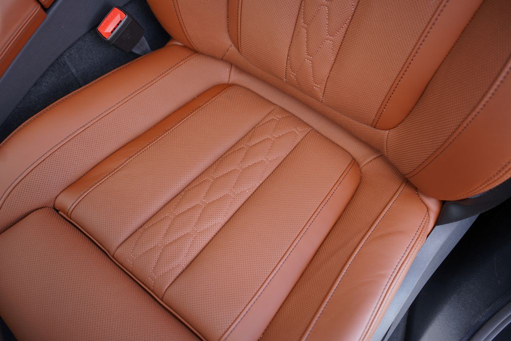 Thumbnail: 2026 BMW X7 - 10