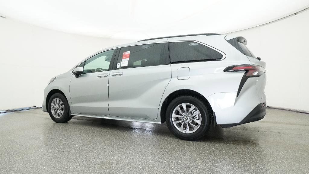 Thumbnail: 2025 Toyota Sienna - 22