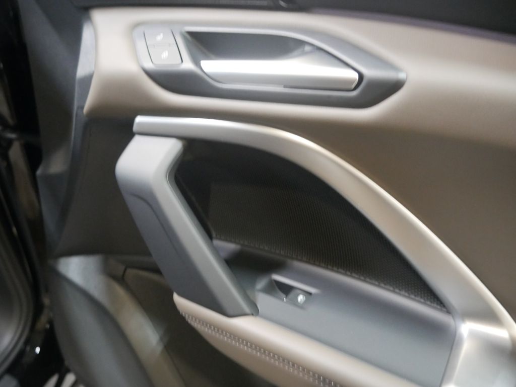 Thumbnail: 2025 Audi Q5 - 26