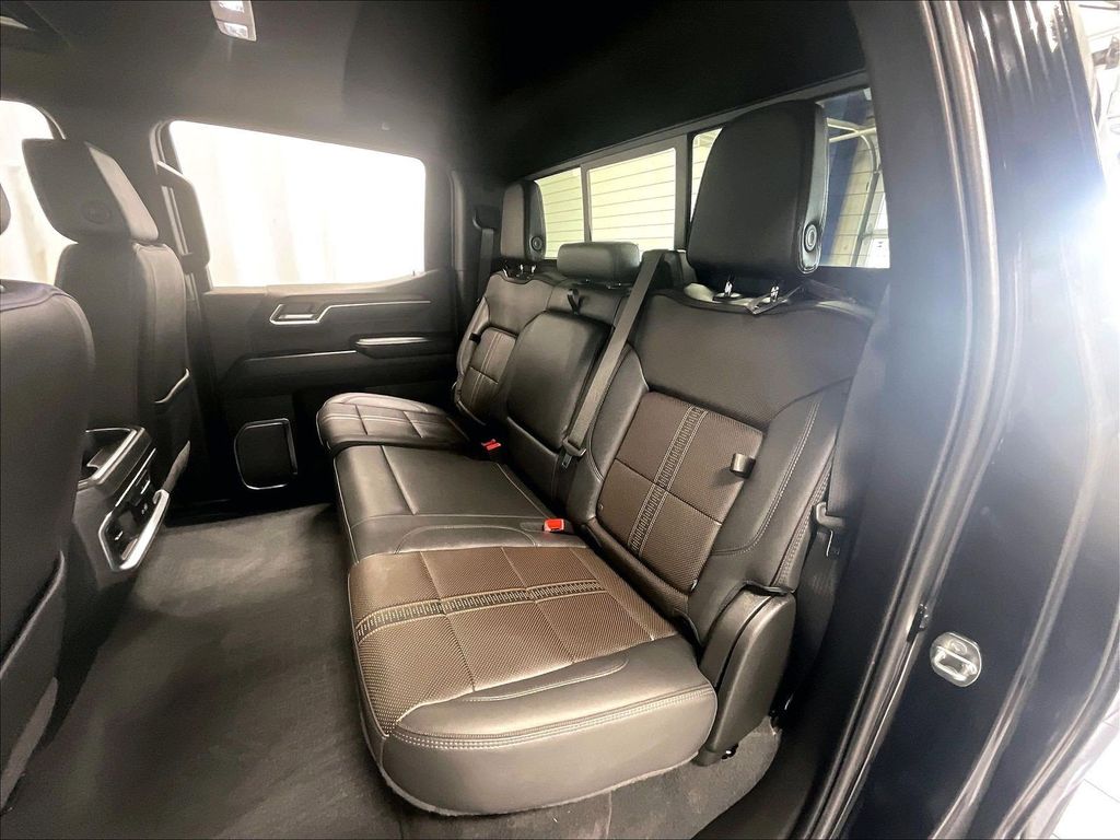 2024 Chevrolet Silverado 1500 — photo 15