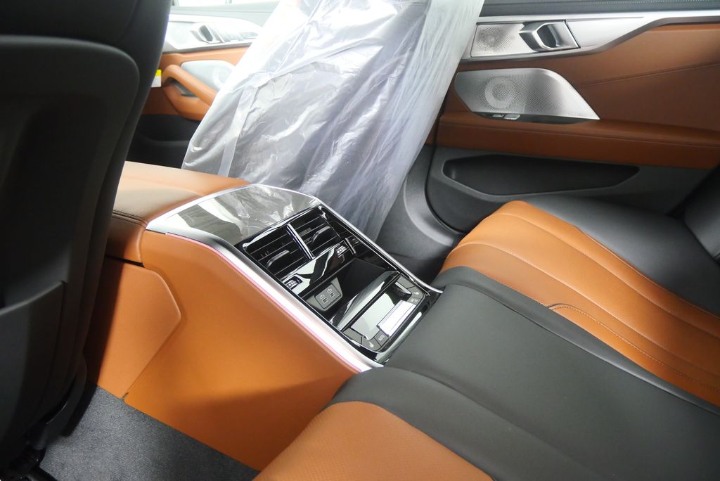 Thumbnail: 2026 BMW 8 Series - 19