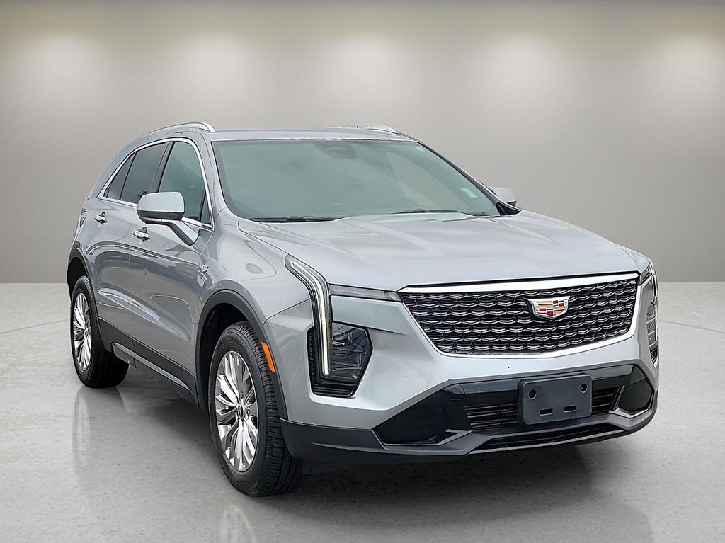 2025 Cadillac XT4 Premium Luxury FWD