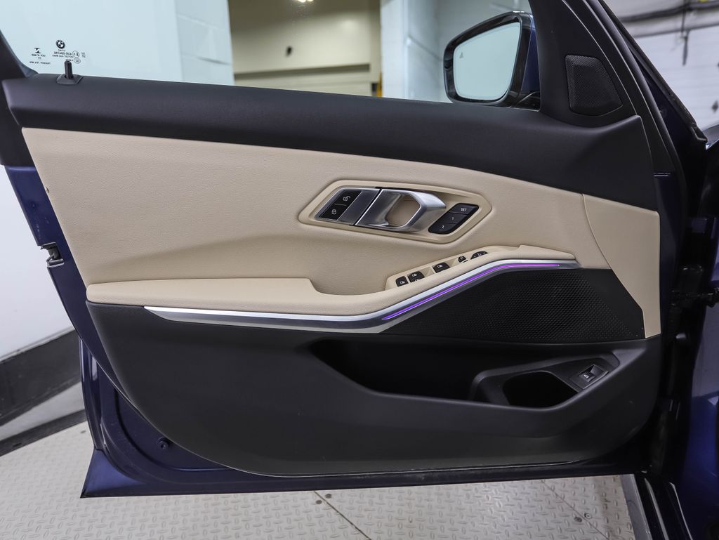 Thumbnail: 2021 BMW 3 Series - 9