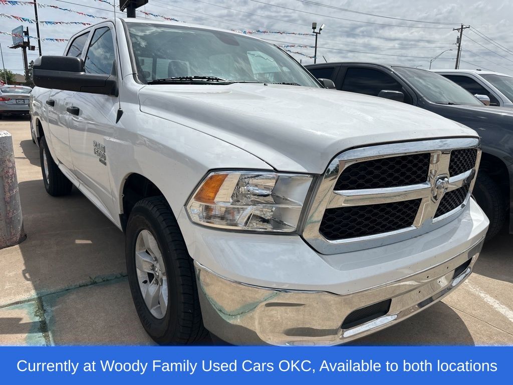 Bright White Clearcoat 2023 RAM 1500 Classic SLT Crew Cab 4WD Pickup Truck Four-Wheel Drive 8-Speed Automatic