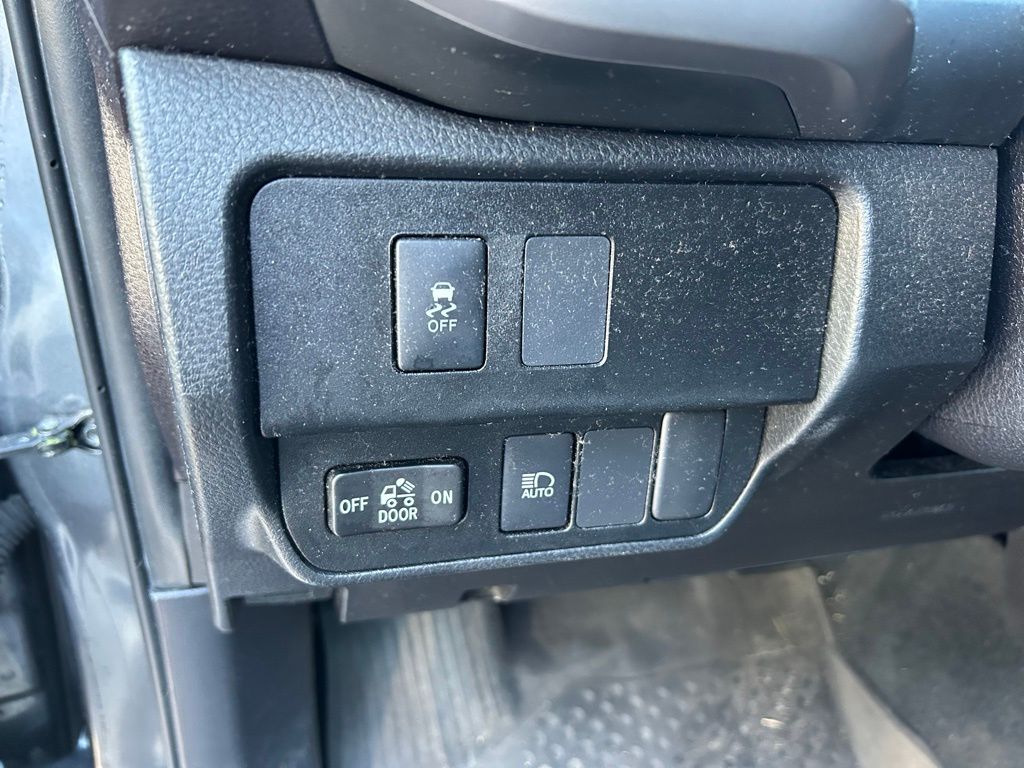 Thumbnail: 2022 Toyota Tacoma - 18