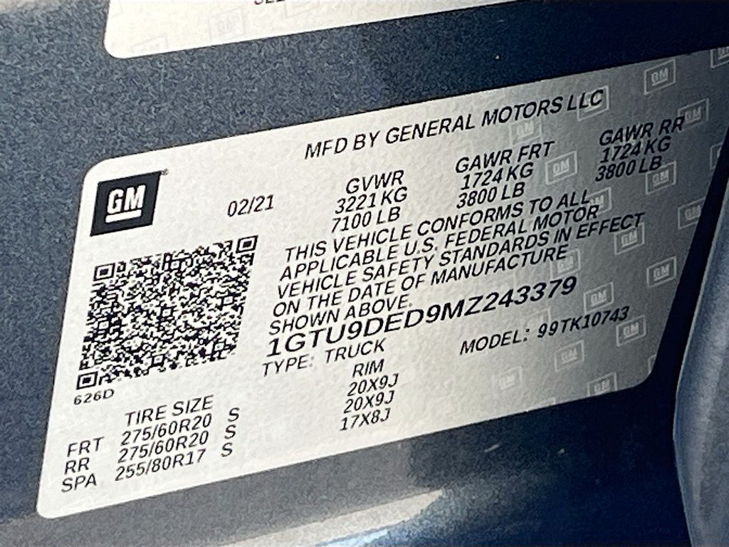 Used 2021 Blue GMC SLT image 32