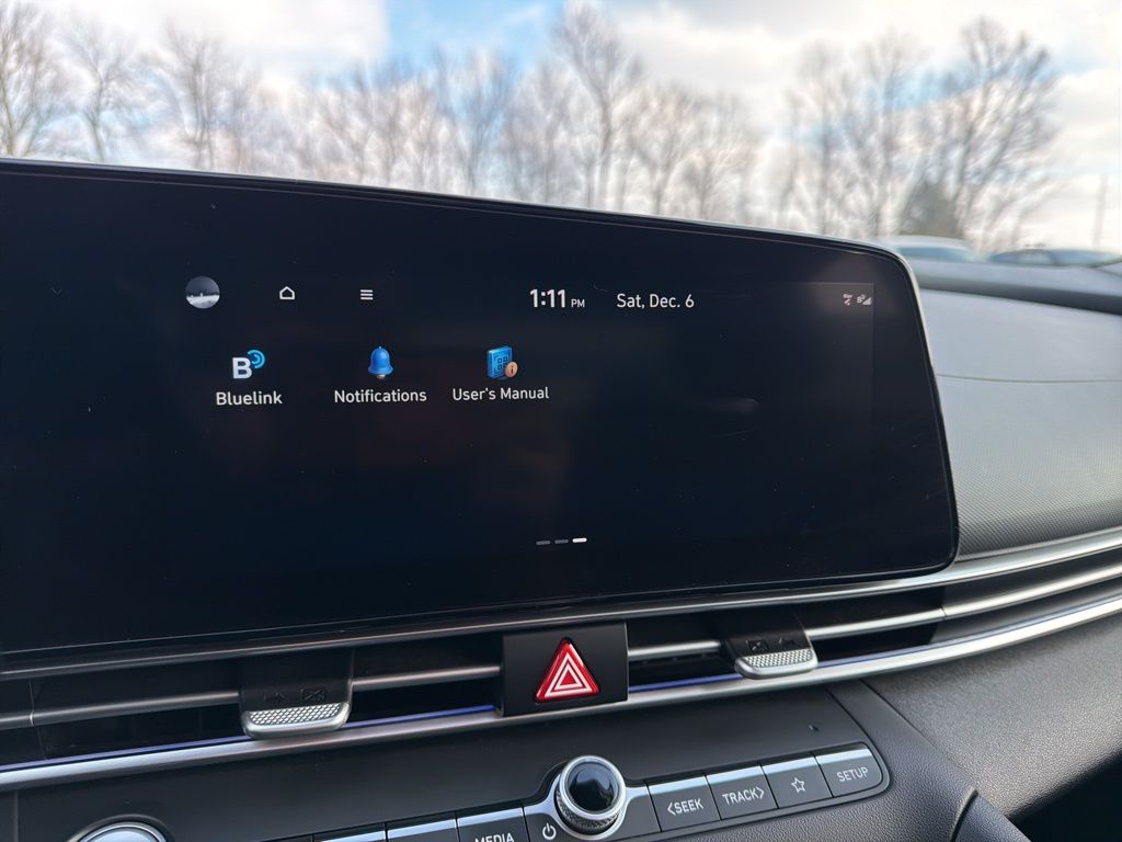 Thumbnail: 2023 Hyundai Elantra - 32