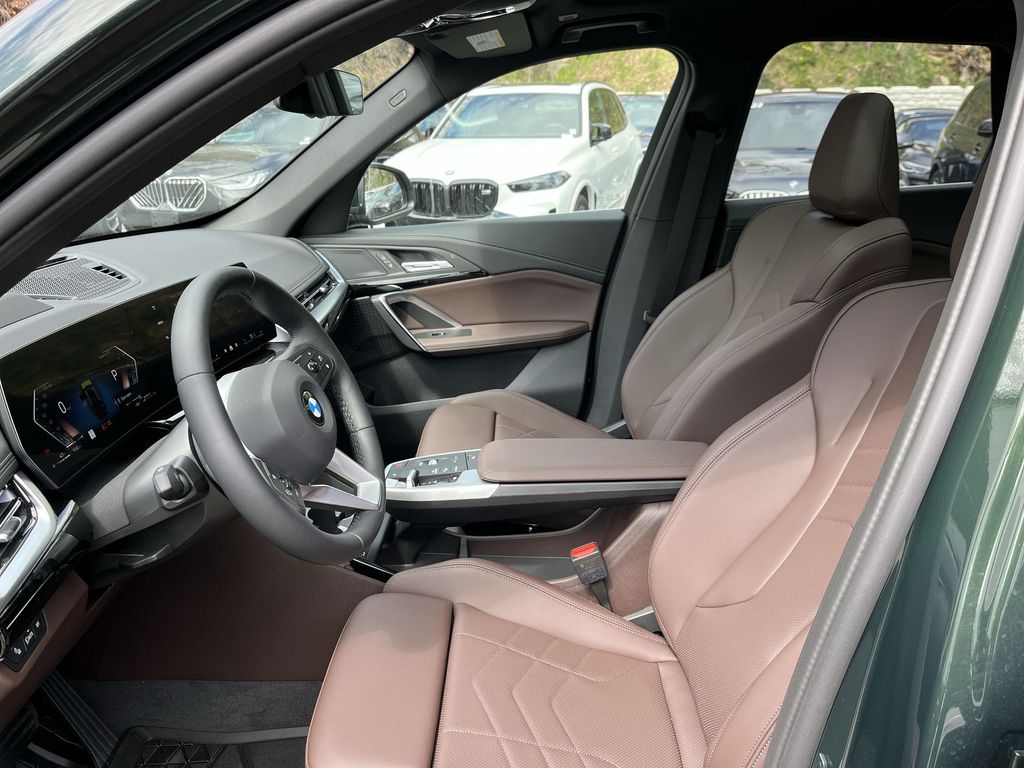 2025 BMW X1 xDrive28i 4