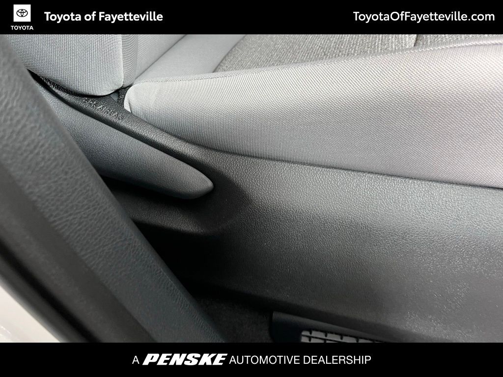 2025 Toyota Sienna LE 7