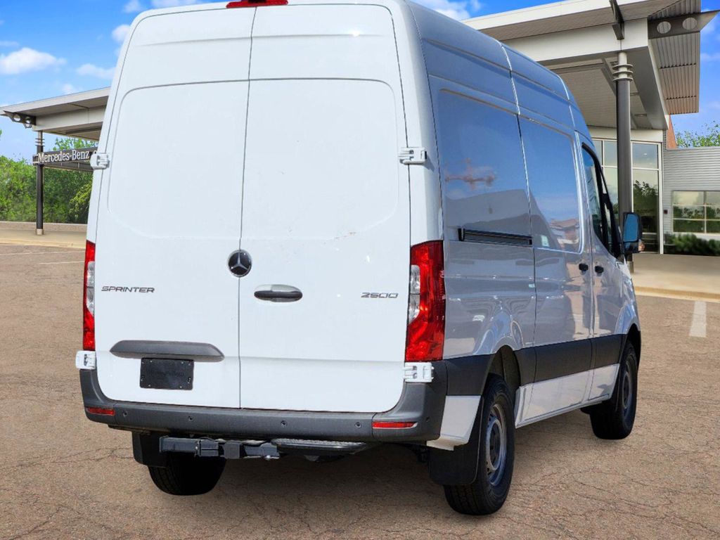 2024 Mercedes-Benz Sprinter 2500 Cargo 144 WB 3