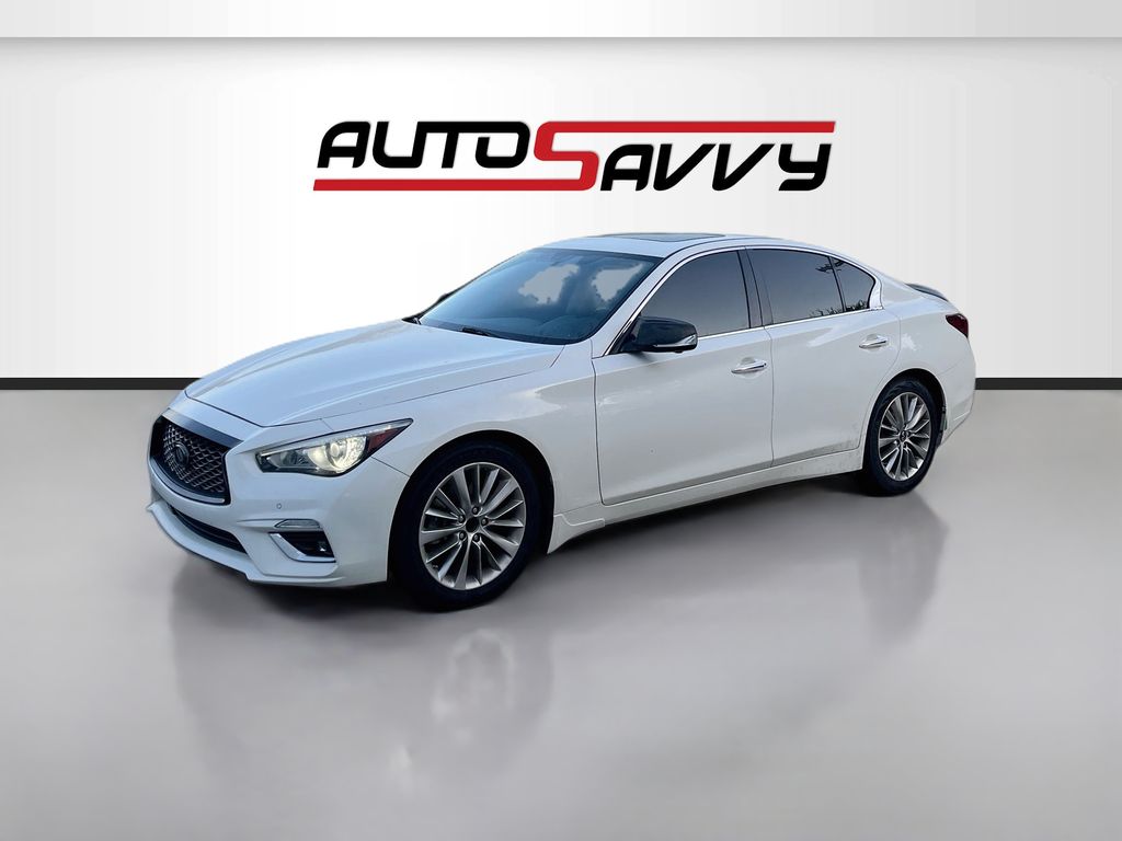 Used 2021 White INFINITI 3.0t LUXE image 3