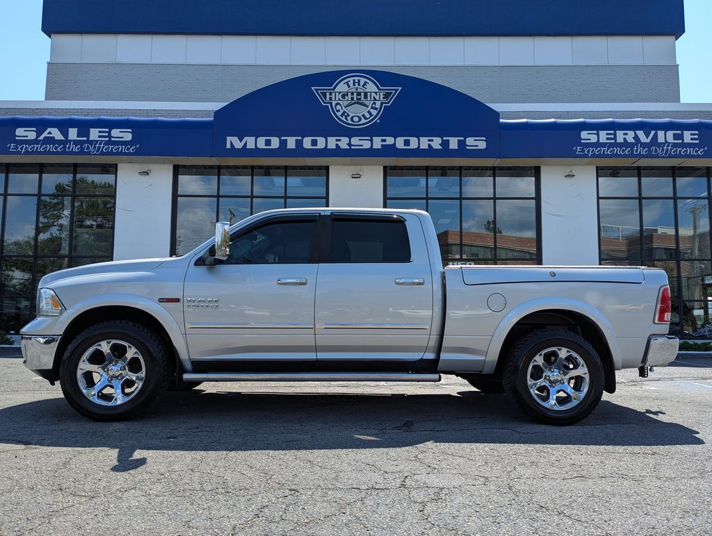 Bright Silver Metallic Clearcoat 2014 RAM 1500 Pickup Truck Four-Wheel Drive 8-Speed Automatic