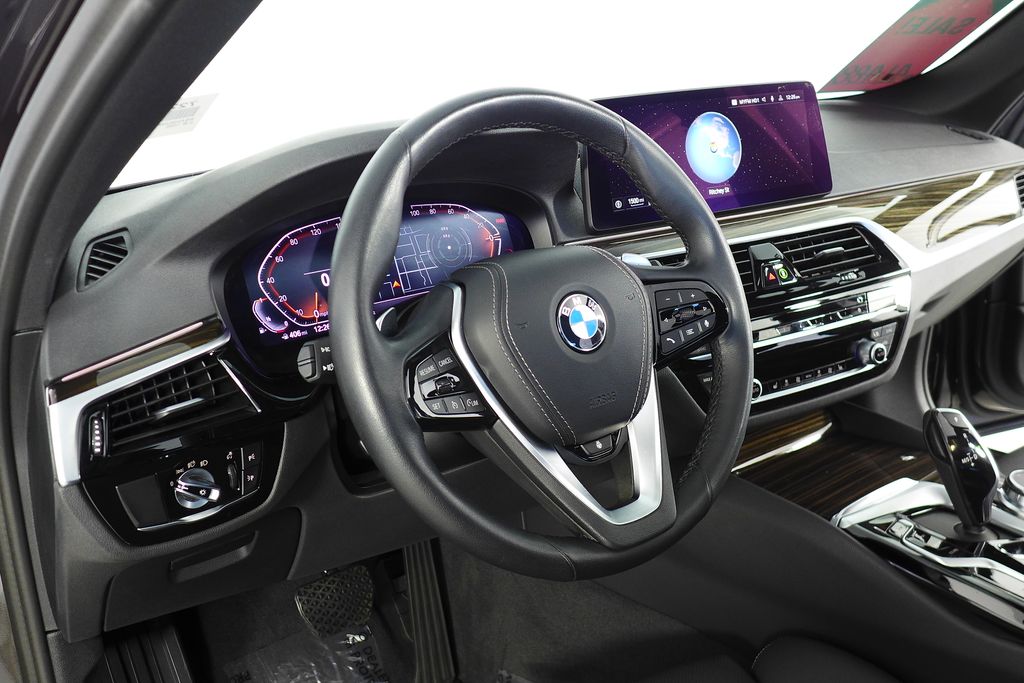 Thumbnail: 2023 BMW 5 Series - 30