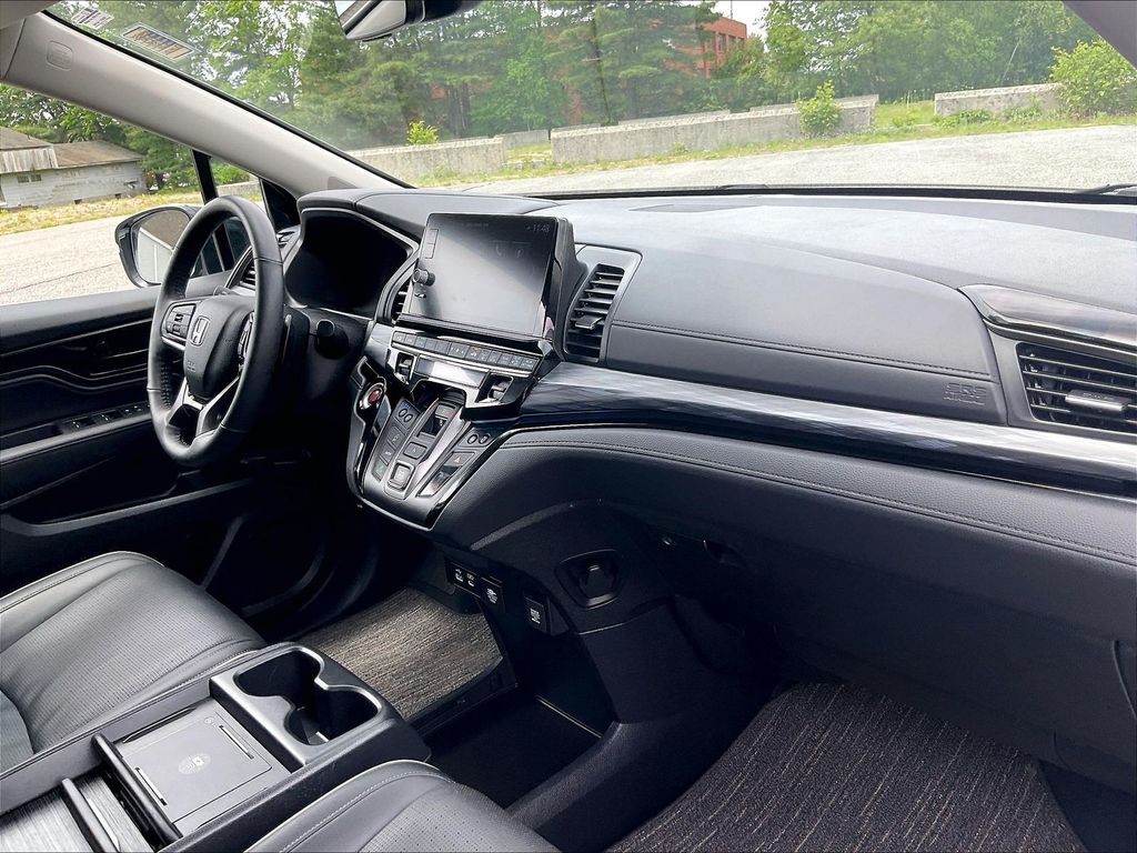 2025 Honda Odyssey — photo 14