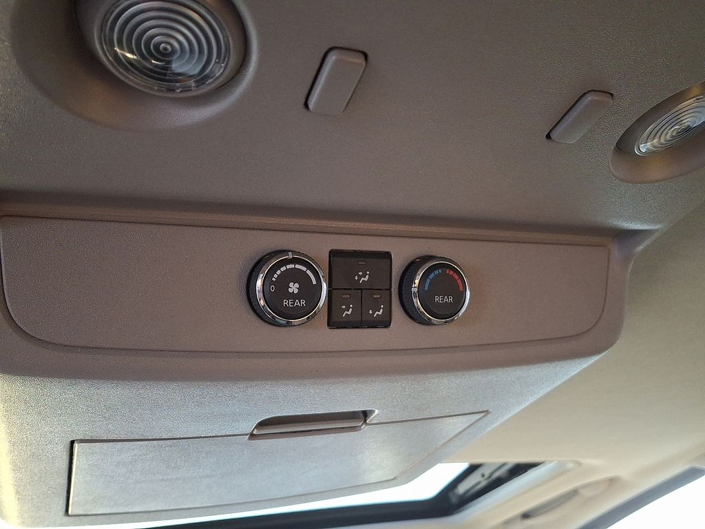 Thumbnail: 2015 Nissan Armada - 12