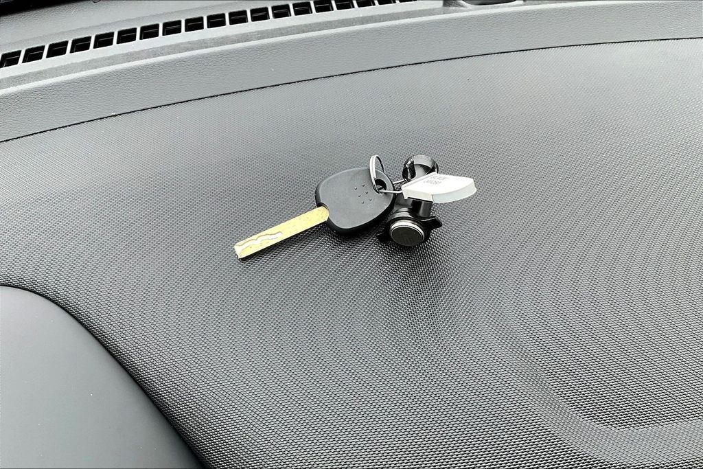 Used 2023 Black Hyundai SEL image 12