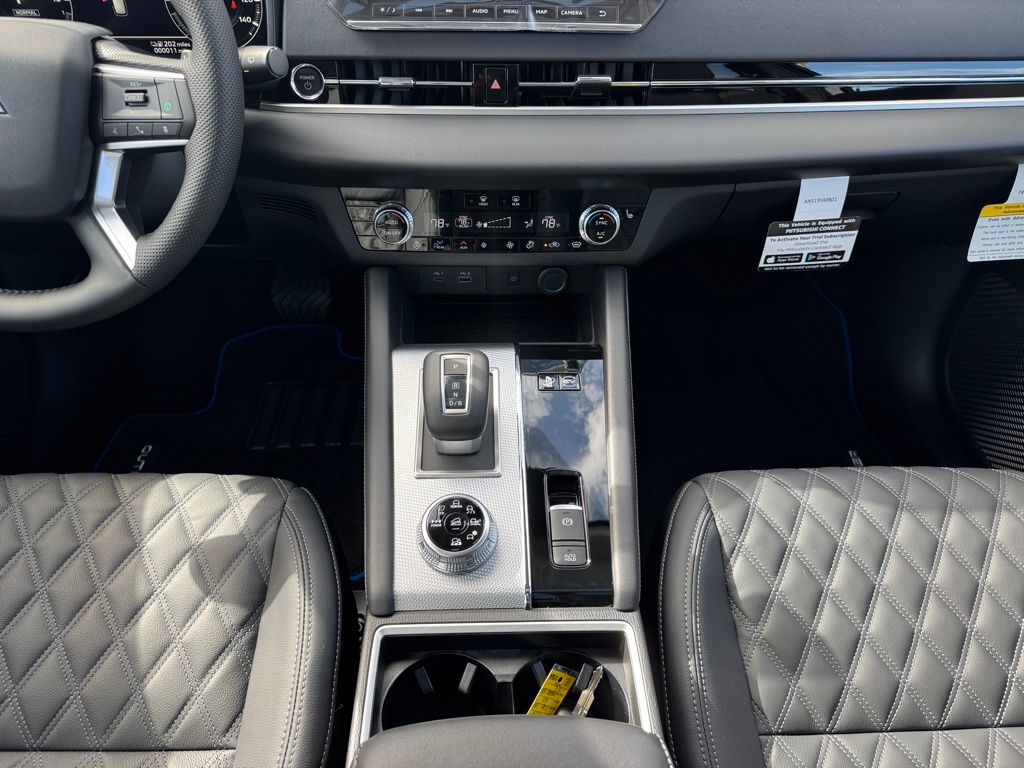 2025 Mitsubishi Outlander PHEV SEL photo 16