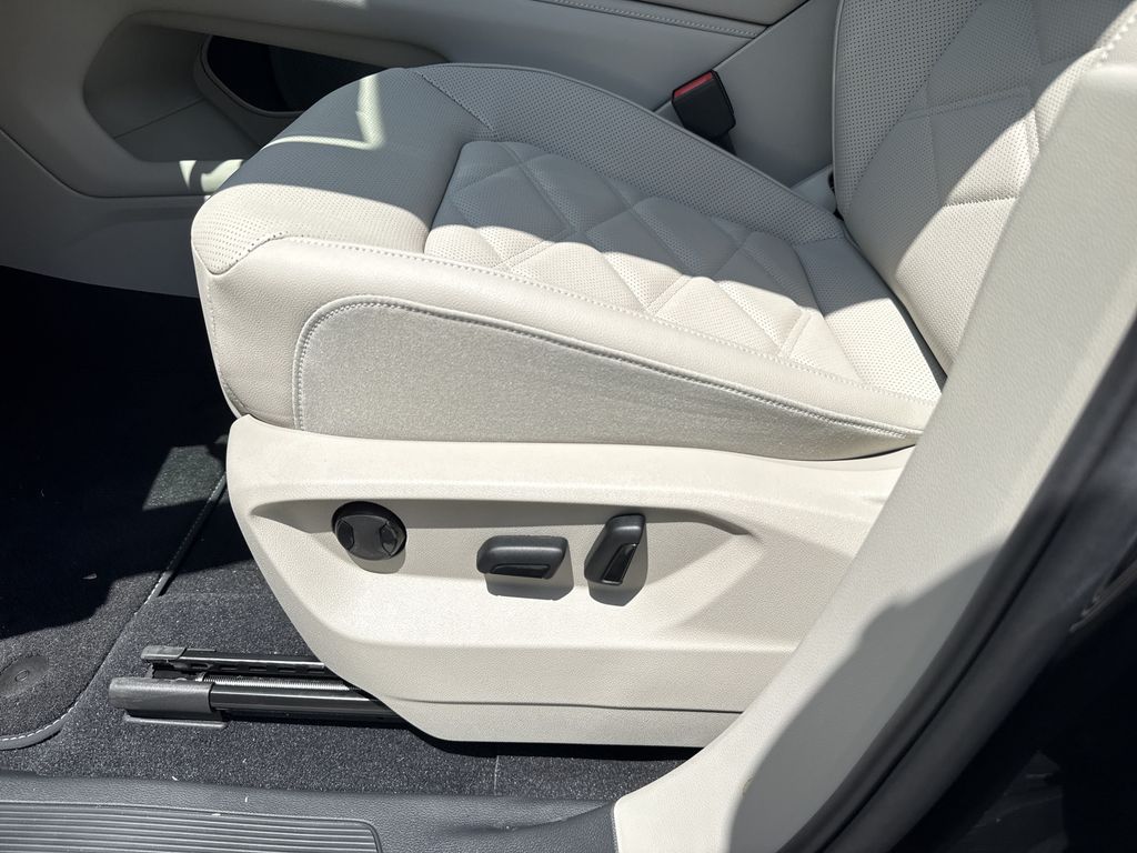 2026 Volkswagen Atlas 2.0T SE Black at DeMontrond Auto Country