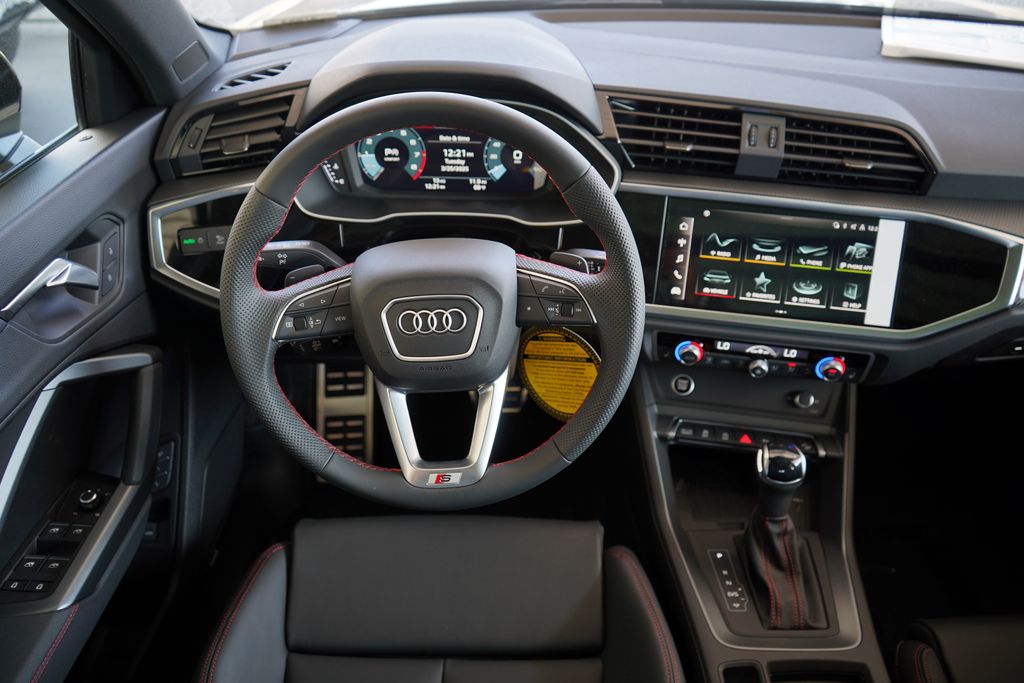 2025 Audi Q3  12