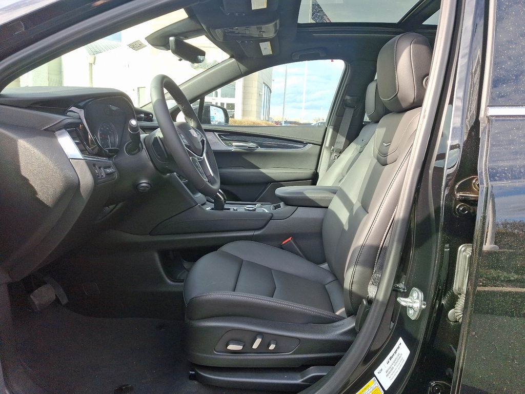 2025 Cadillac XT5 Premium Luxury 6