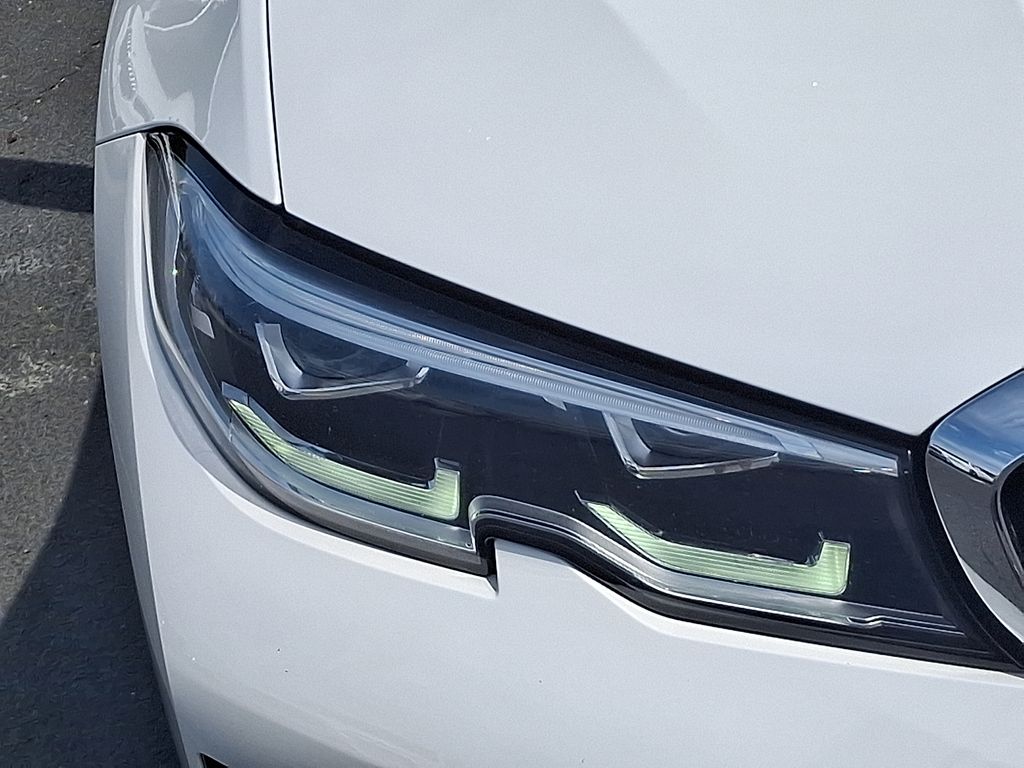 2022 BMW 3 Series 330i xDrive 9