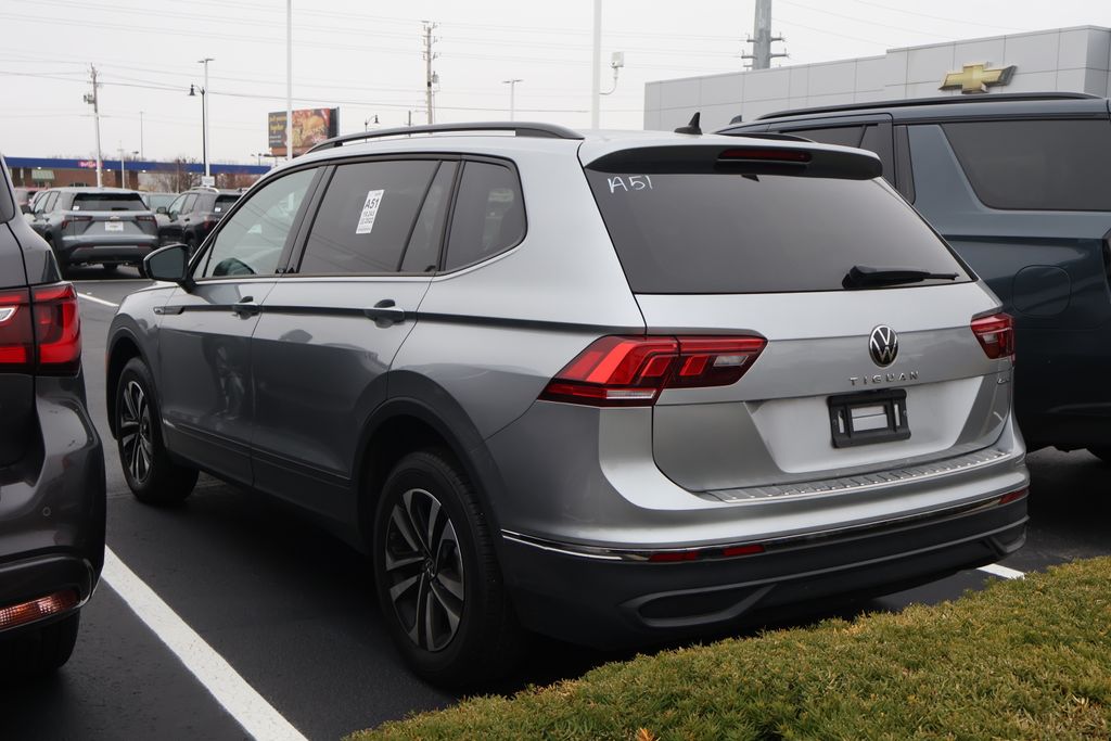 Thumbnail: 2022 Volkswagen Tiguan - 10