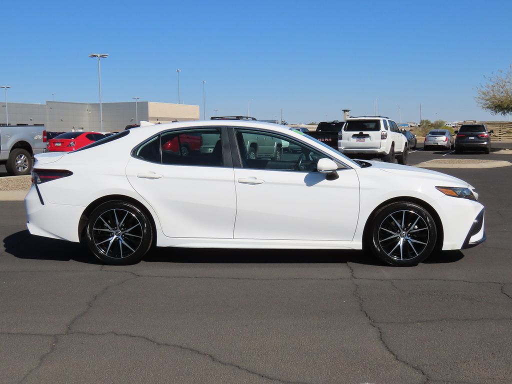 2023 Toyota Camry SE 4