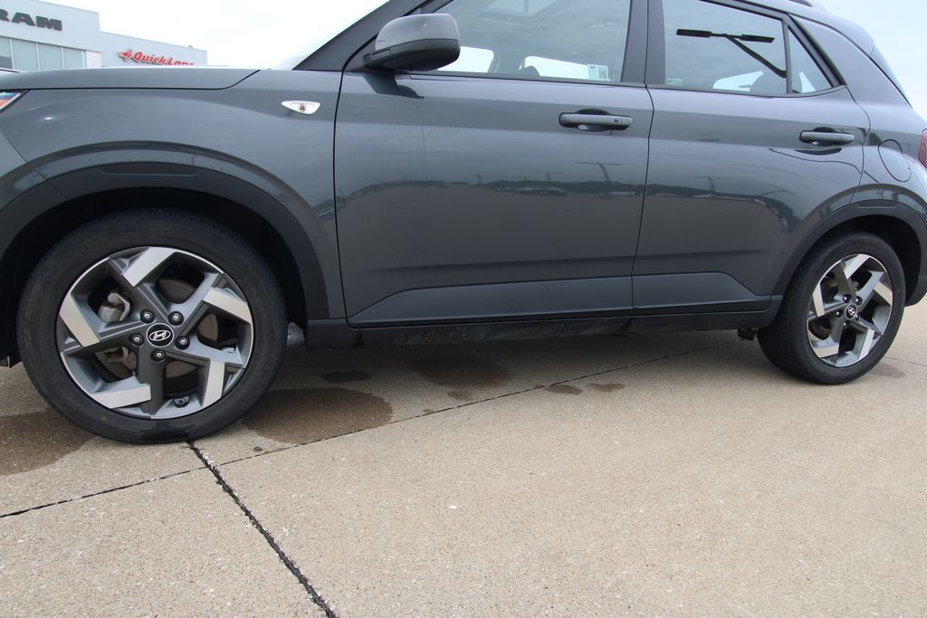 Used 2025 Hyundai Venue SUV