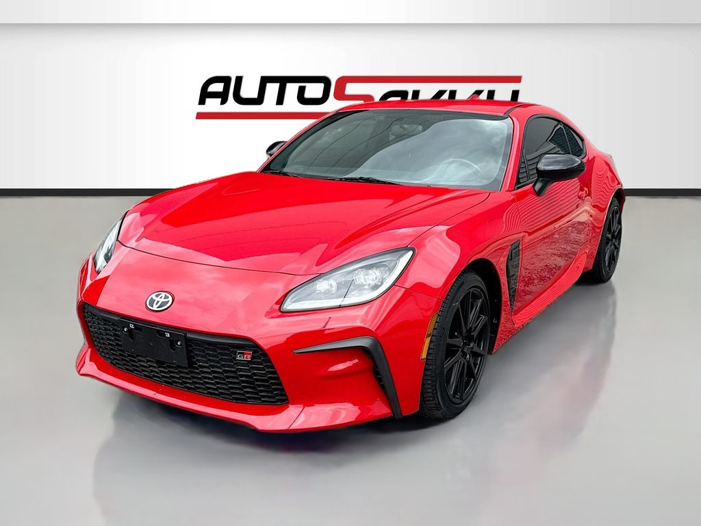 Used 2022 Black Toyota Base image 3