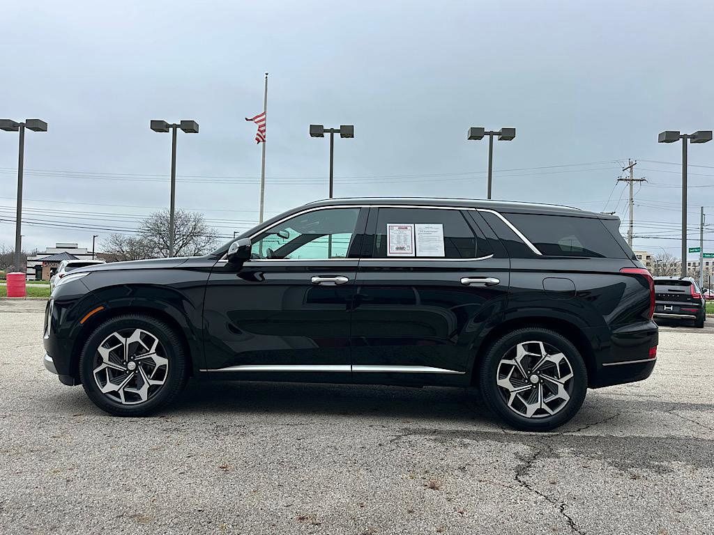 View vehicle photo 2