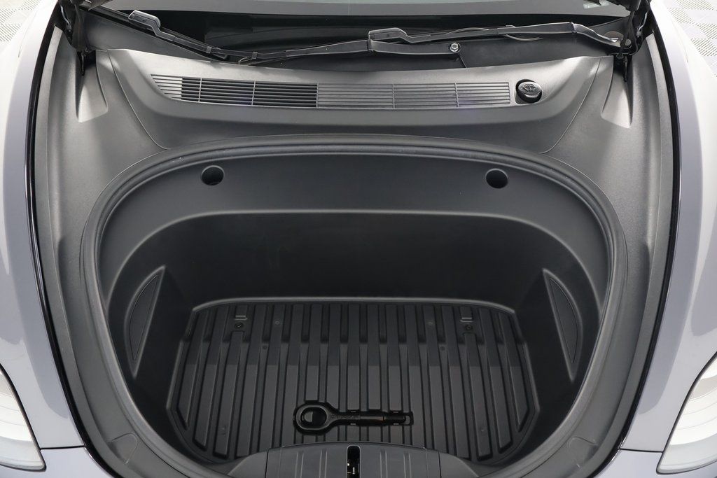 Thumbnail: 2021 Tesla Model 3 - 15