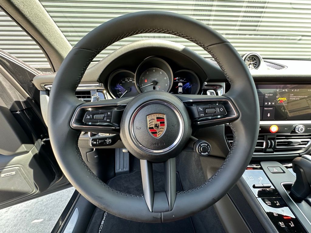 Thumbnail: 2025 Porsche Macan - 19