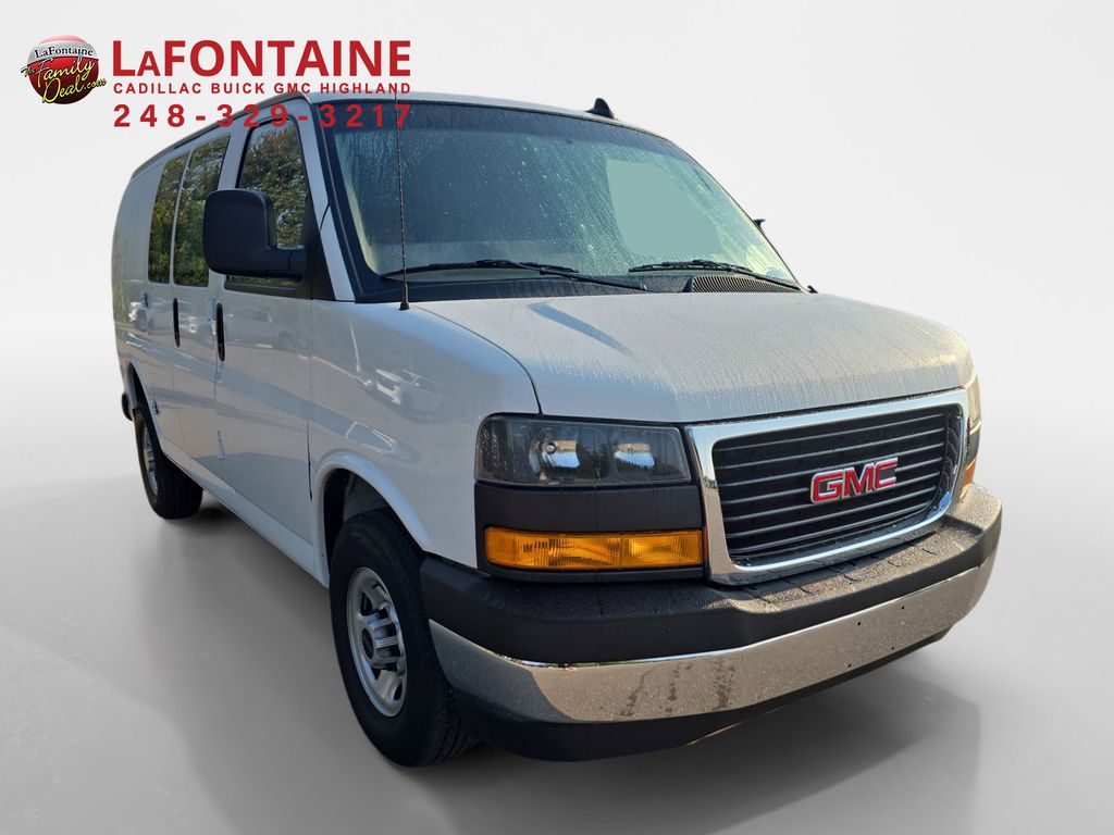 2022 GMC Savana 2500 Work Van 3