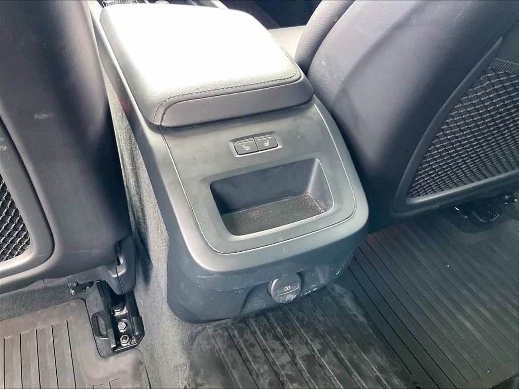 2025 Volvo V60 Cross Country — photo 26
