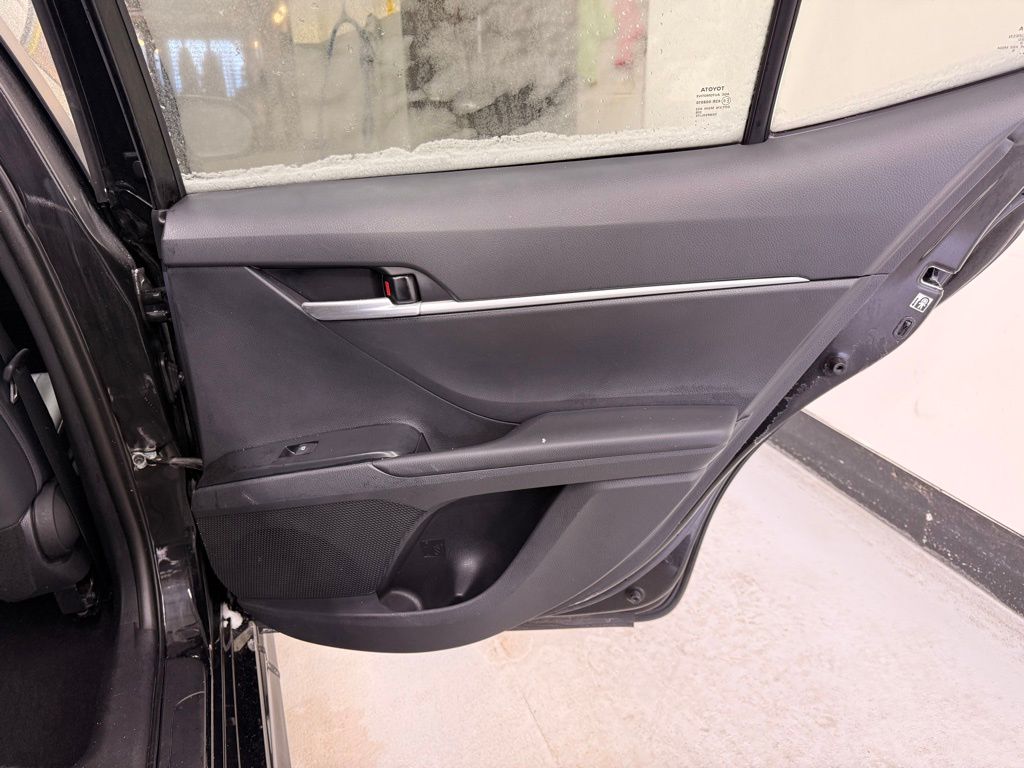 Thumbnail: 2019 Toyota Camry - 21