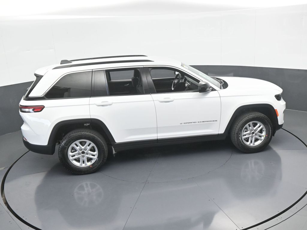 Used 2025 Bright White Clearcoat Jeep Laredo image 49